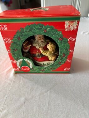 Vintage 1986 Coca Cola Christmas is love Santa figure w/box H2803